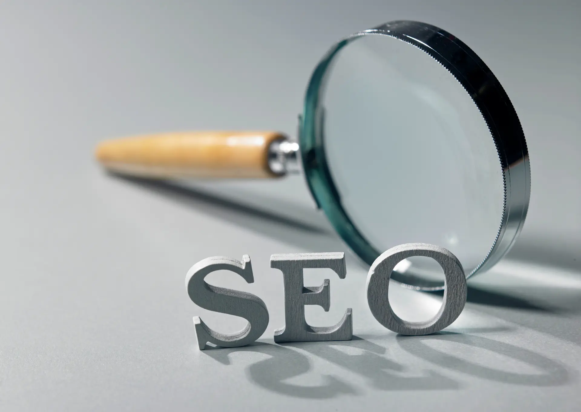 napis SEO lupa
