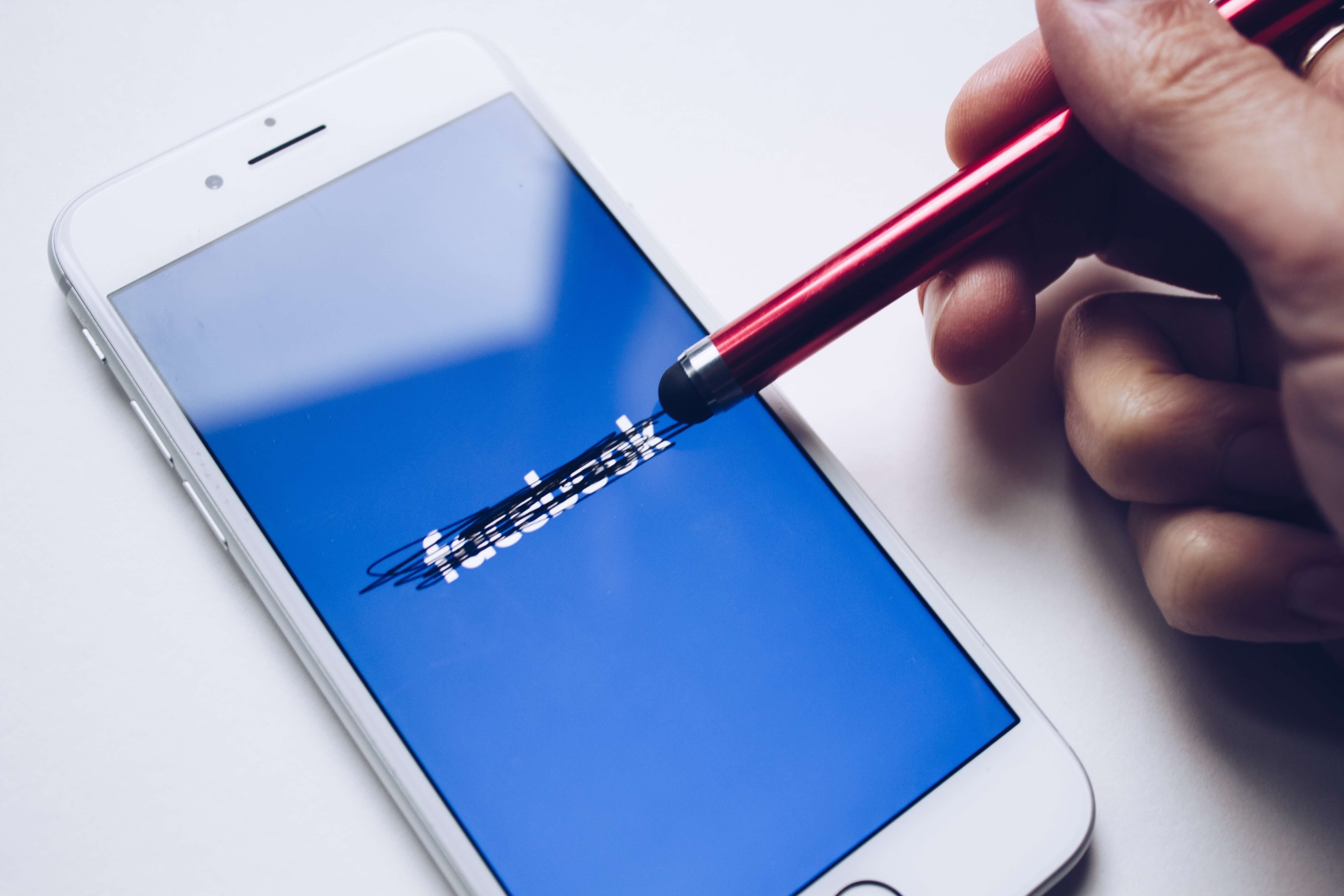 osłabiony facebook w roku 2019
