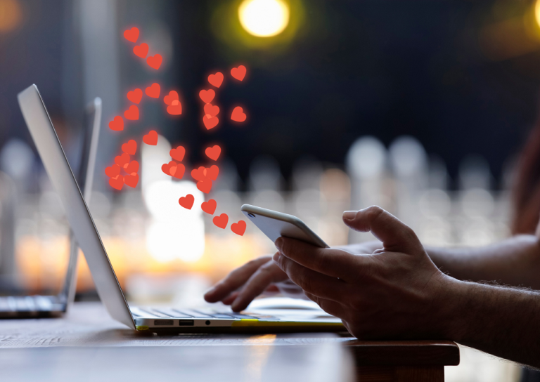 Społeczny dowód słuszności – co to jest i jaki ma wpływ na marketing?